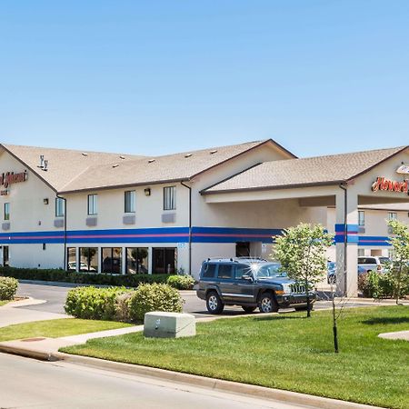 Howard Johnson By Wyndham Wichita Airport Hotel Luaran gambar