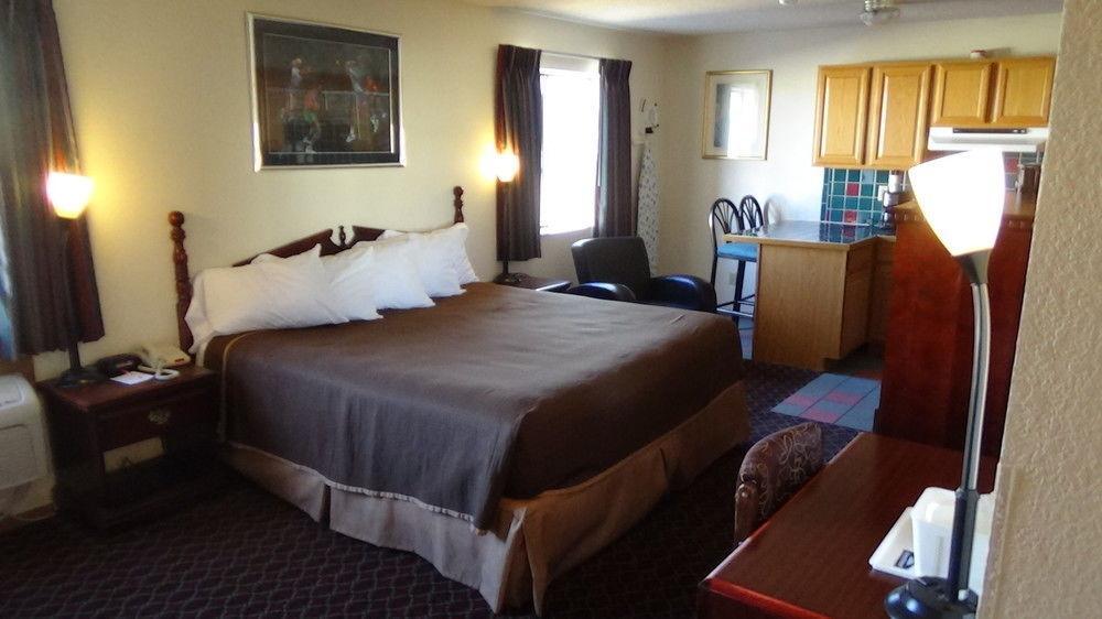 Howard Johnson By Wyndham Wichita Airport Hotel Luaran gambar